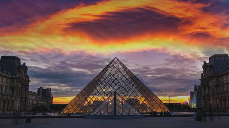 Escadarias e Pirâmides nos cursos online - piramide