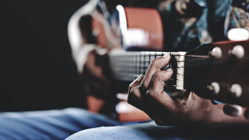 Os melhores cursos de violão online - minha experiência aprendendo violão online